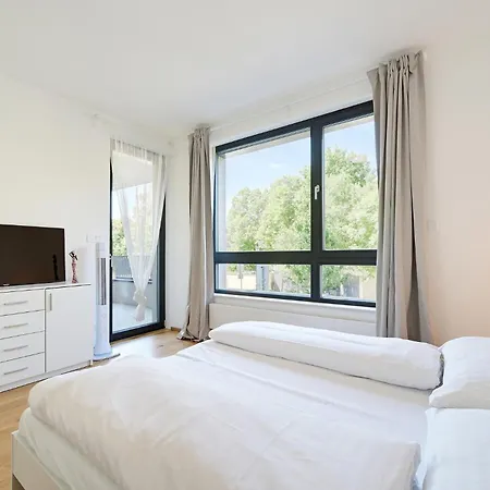 Luxury 1bdr Only 8 Min To Dancing House Praga