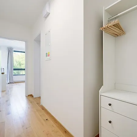 Luxury 1bdr Only 8 Min To Dancing House * Praga